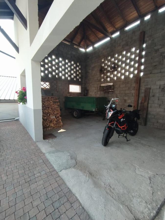 Appartamento Morettina Con Terrazzo เลวิโกแตร์เม ภายนอก รูปภาพ